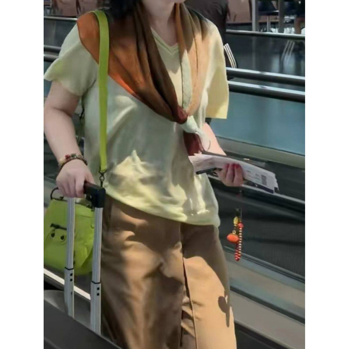 200支100%山羊绒围巾/意大利纺机织造/九宫格九个颜色85X85