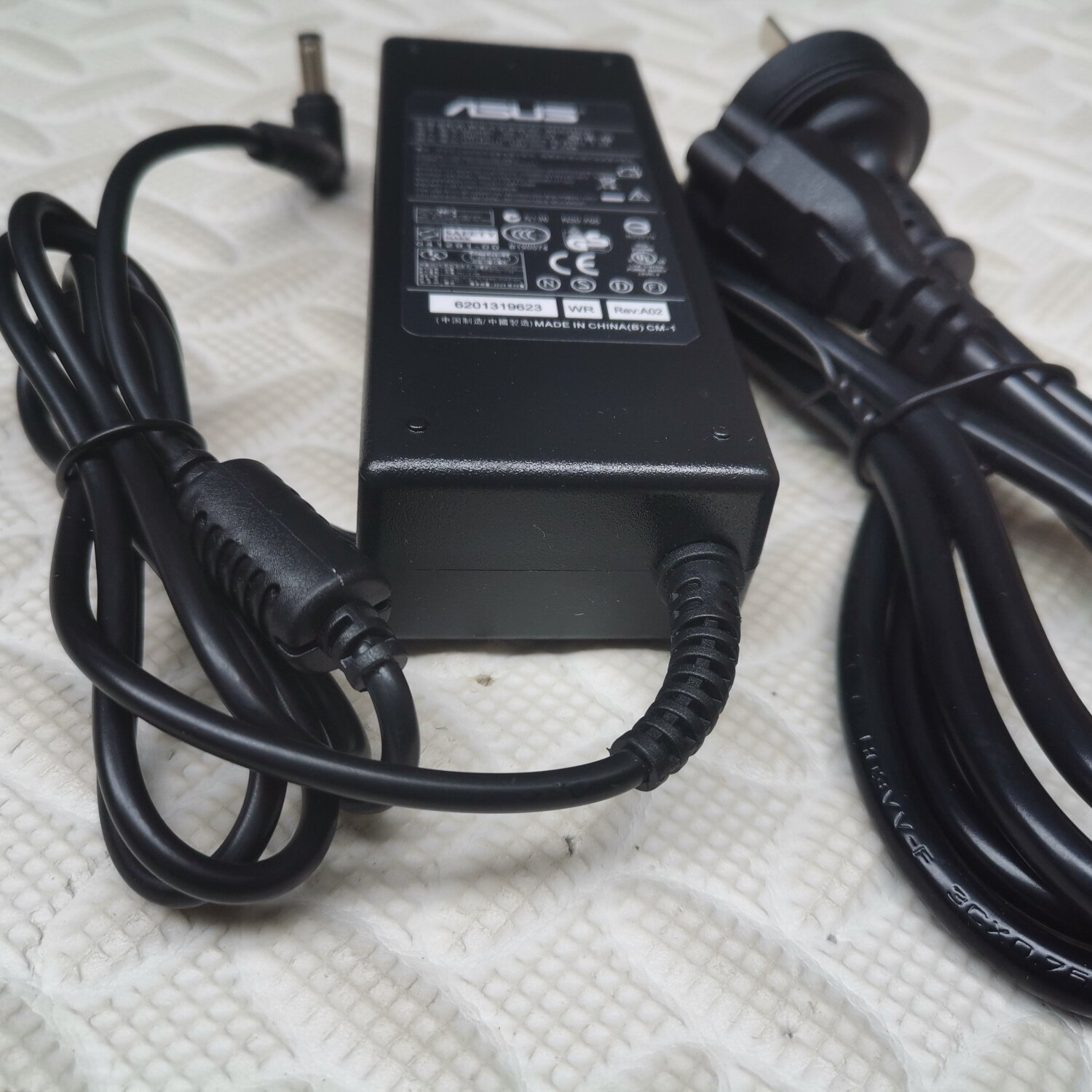 Inte/英特尔NUC寒霜峡谷11PAKi3电源适配器 19V4.74A 电源线