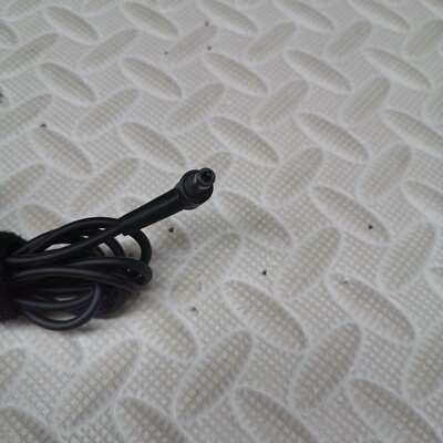 华硕X84L A40J U44 ADP-75SB BB笔记本电脑电源适配器线19V3.95A
