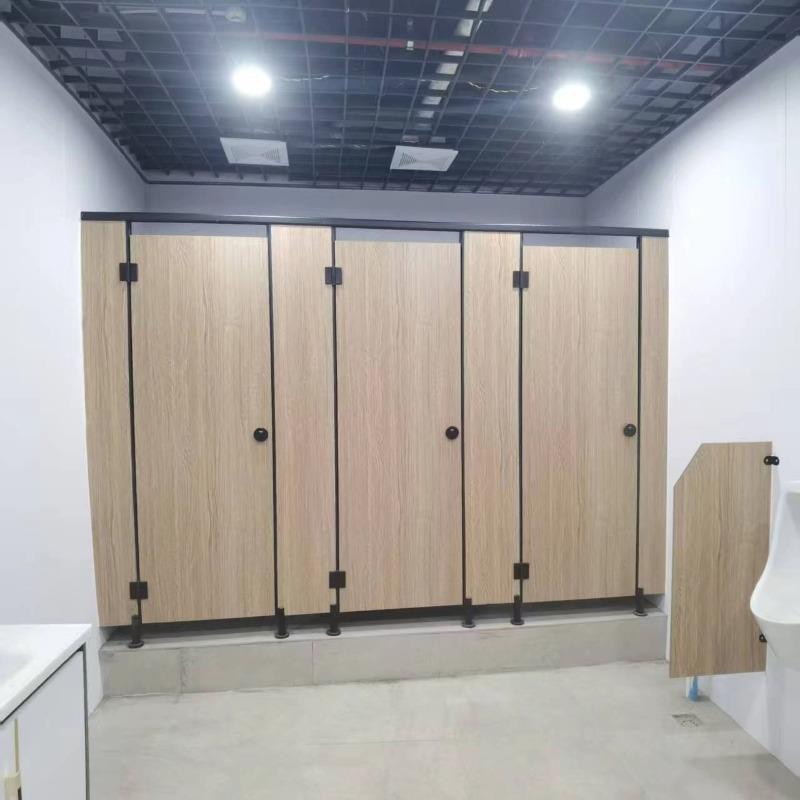 可定制化妆室小便斗挡板学校公共化妆室隔板简易安装尿兜防溅隔板