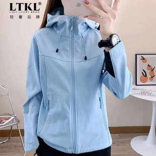 软壳衣单层薄冲锋衣女春秋季 加绒跑步登山服弹力防水休闲外套 新款
