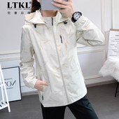 中老年妈妈短款 冲锋衣外套女2025秋中年时尚 洋气连帽夹克印花风衣