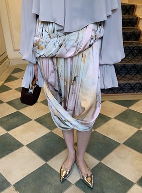 Spoii 大理石艺术感印花缎面堆叠/紫色不对称裹身褶皱雪纺半身裙