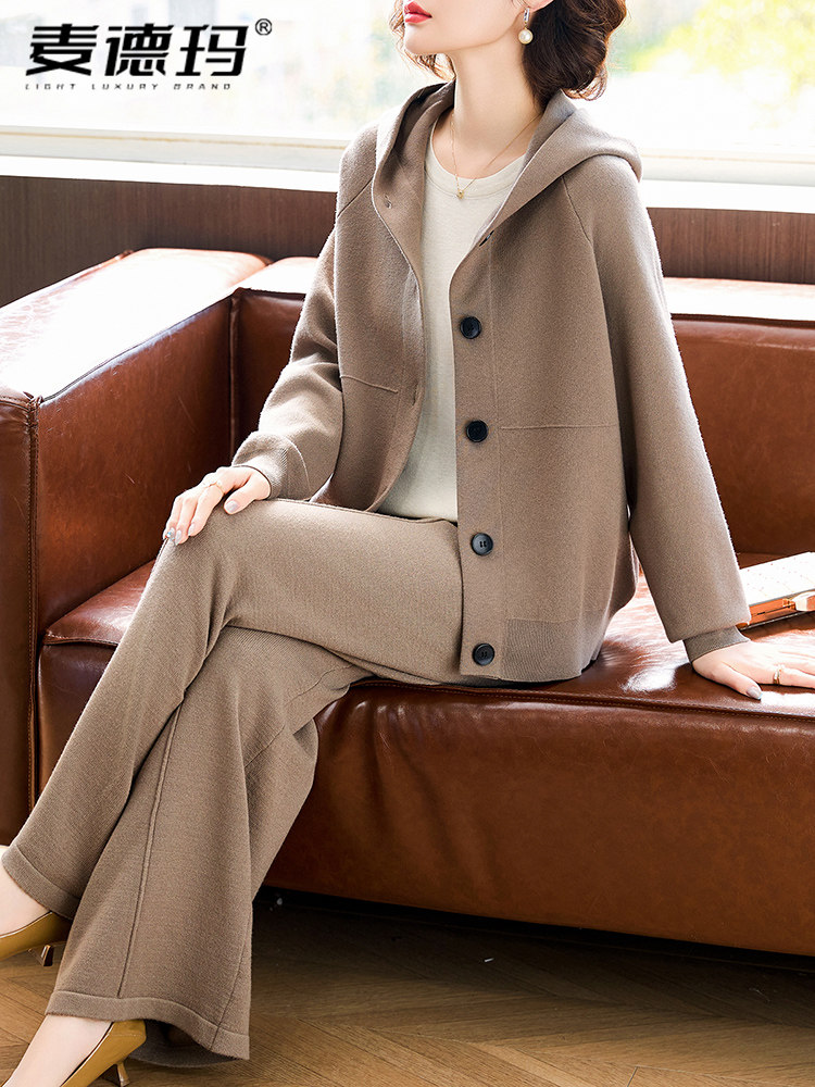 妈妈春装针织开衫连帽外套2025新款中老年女装春秋季休闲运动套装