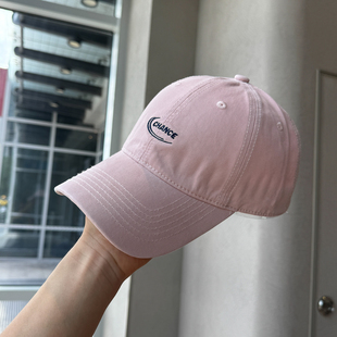 2025新款刺绣字母皮粉色棒球帽子女美式街头街舞黑白弯檐鸭舌帽男