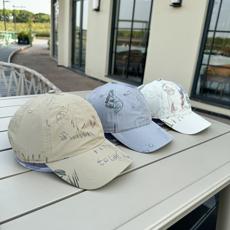 新款复古街头涂鸦显脸小情侣潮牌防晒鸭舌帽四季时尚百搭棒球帽