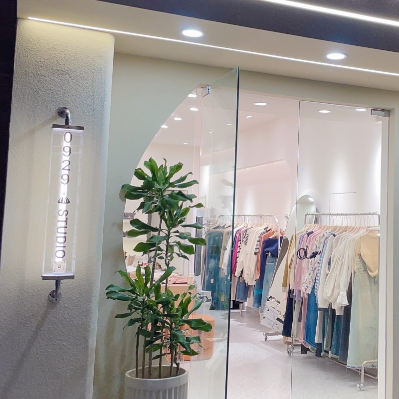 户外悬挂广告门头透明亚克力有机玻璃灯管灯箱广告牌发光侧挂定制