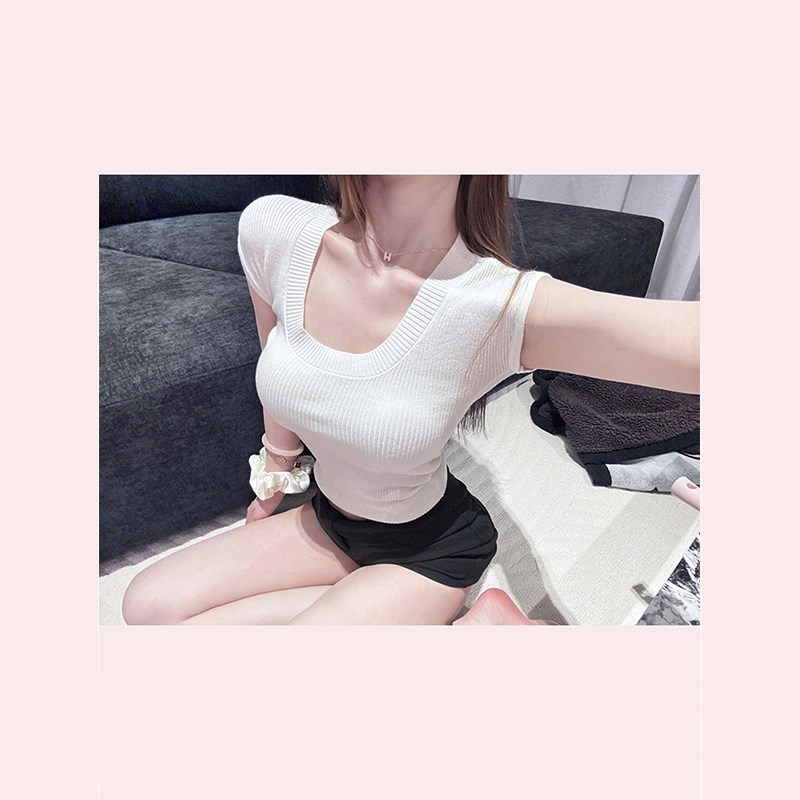 【TiTi美少女】奶白色U领短袖针织T恤女冬季2025新款显瘦短款上衣