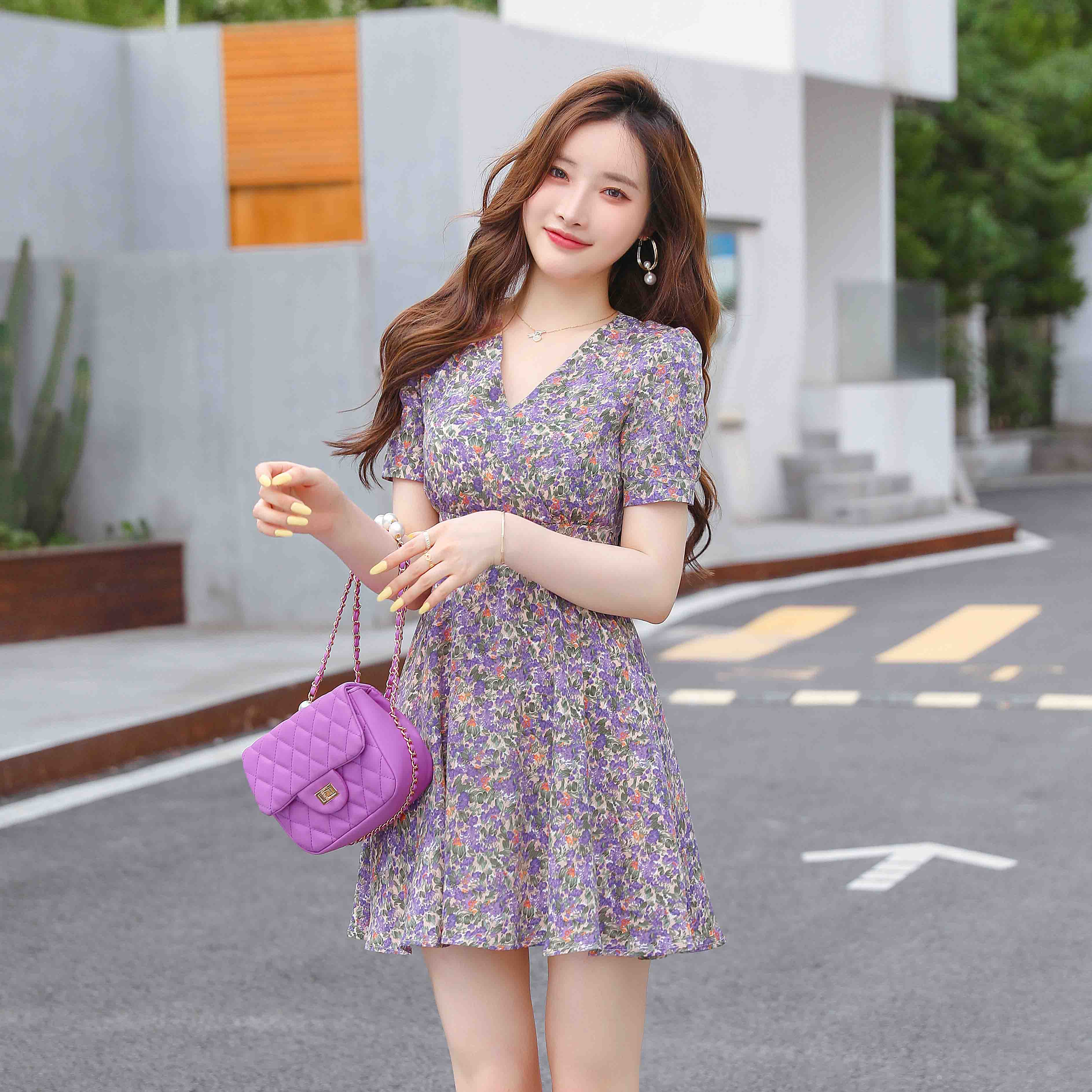 韩版A字碎花V领高腰显瘦甜美可爱