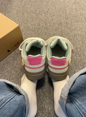 Trends！哇唔！！小众配色纽扣板鞋深得我心啊