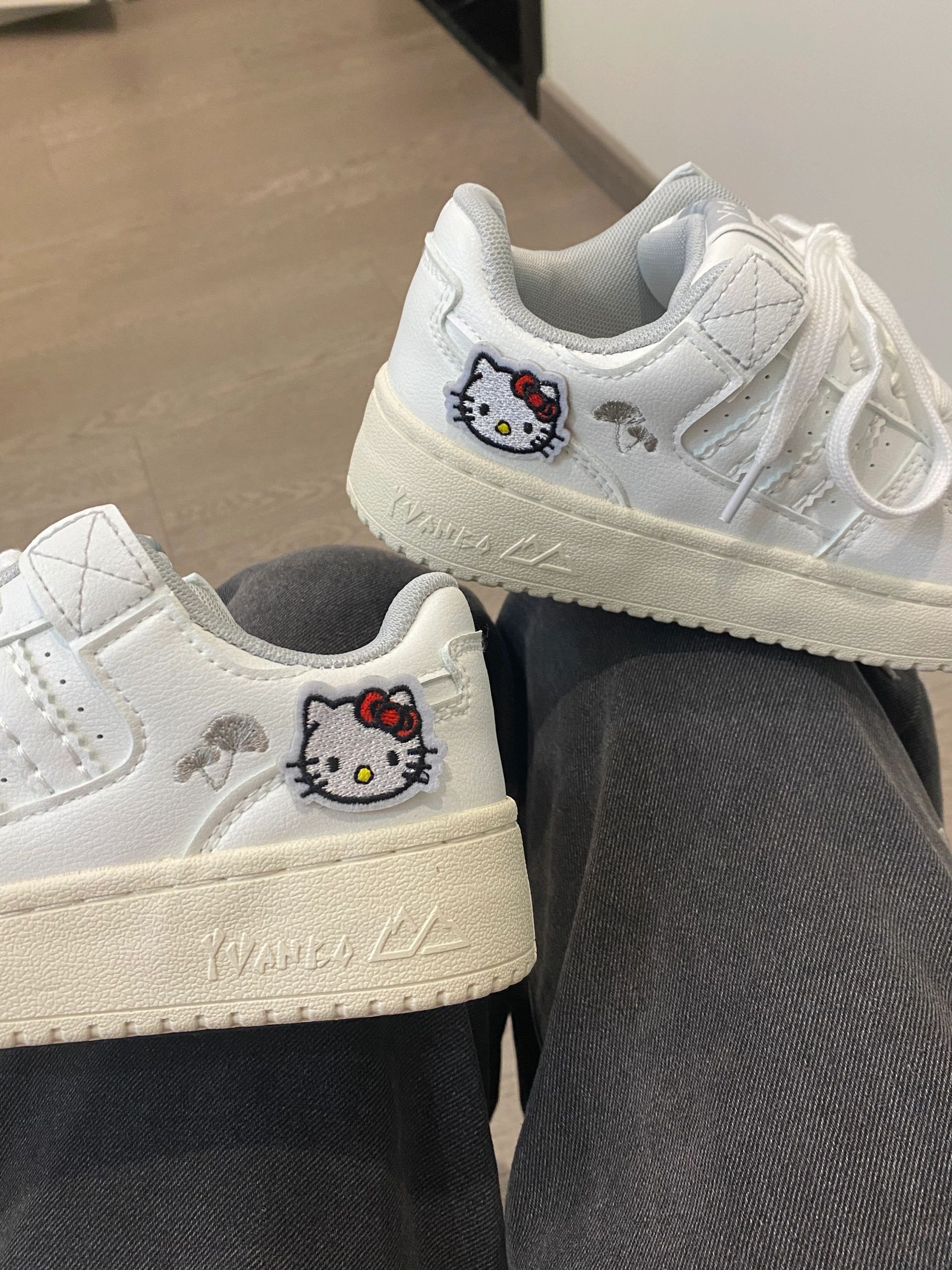 Trends！心心念念的kitty小白鞋