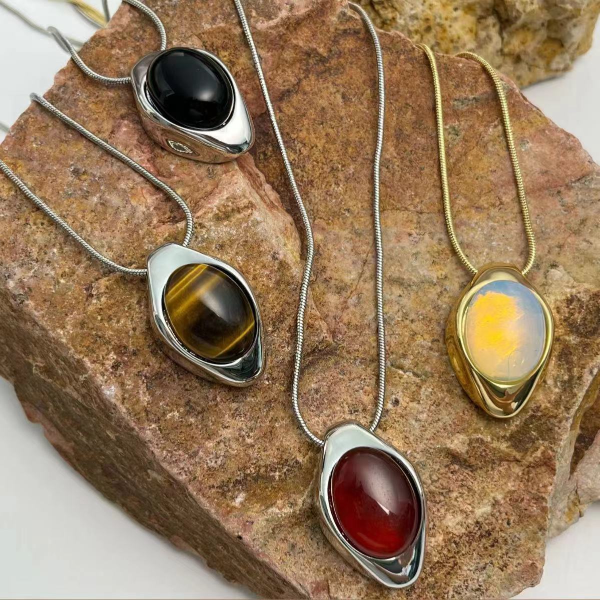 英国coopkoop新款虎眼石串珠项链锁骨链女轻奢小众叠戴复古颈链