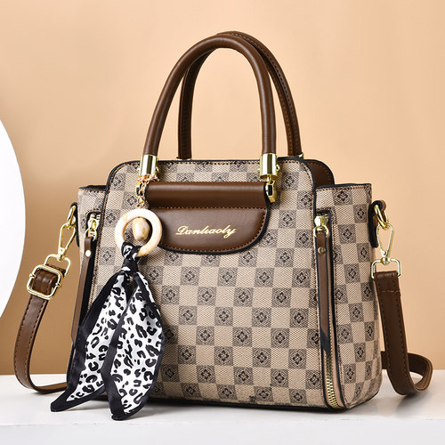 品牌精选轻奢大容量女士手提包