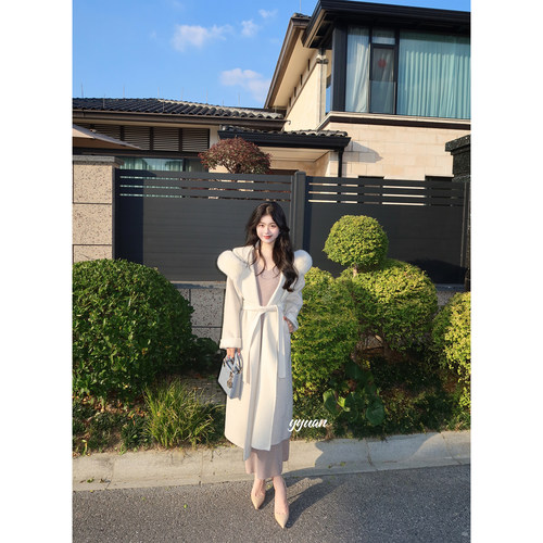 圆圆媛er 心动信号/燕麦奶白双面毛呢高级气质狐狸毛领大衣外套
