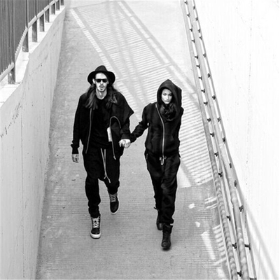 暗黑风斜门襟拉链连帽衫