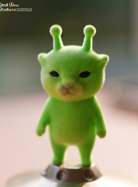 搞怪外星猫绿色毛绒可爱创意高颜值模玩潮玩手办公仔玩偶装饰送礼