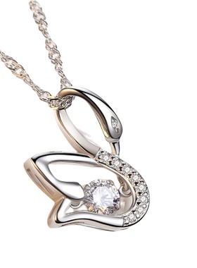 伊生爱天鹅心动项链送女神感动哭