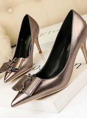 2020 HOT Elegant Metal Buckle Show Thin Women's Sandals Soli