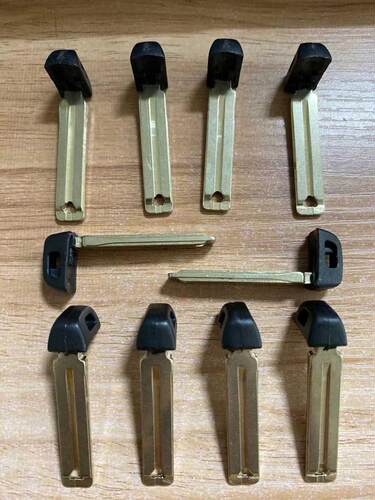 RIOOAK 10pcs/lot Insert Emergency Car Key Blade For Lexus To