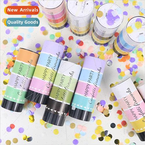 Graduation opening atmosphere handheld small flowers wedding