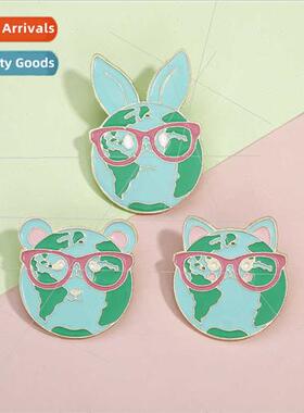 Caring 适用Earth Brooch Green Round Plastic Metal Badge Wear