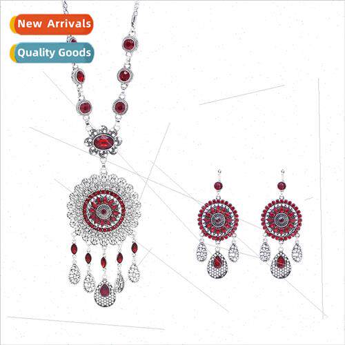 Europe Ruby Necklace Set Vintage Hollowed Out Diamond Encrus