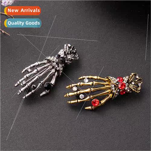 Europe fashion skull hand brooch alloy su accessories lapel
