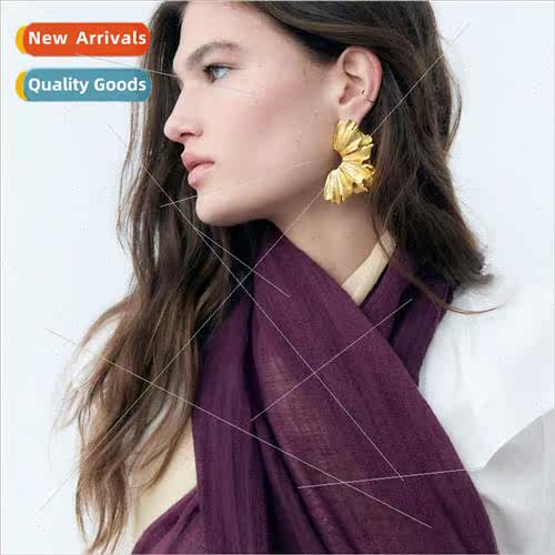 Fashion cold wind niche earrings creative irregular folds me