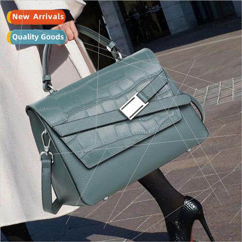 Winter new crocodile pattern handheld shoulder bag elegant l