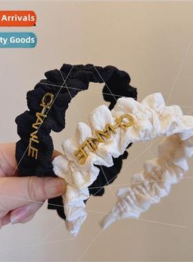 princess bud pleated ageing English letters alloy hairpin he