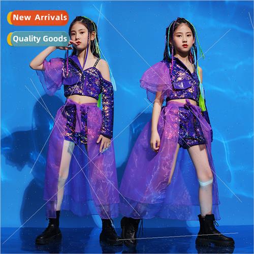 Fashion girls catwalk tide clothes modeling photography purp