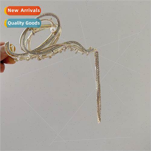 Premium feeling tassel rhinestone shark clip metal back head