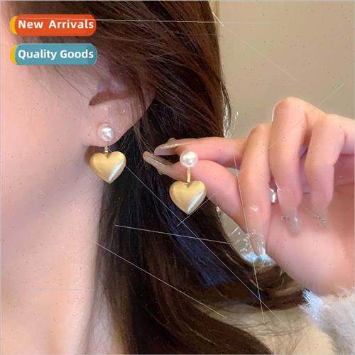Metal brushed love heart pearl earrings female 2023 new tide