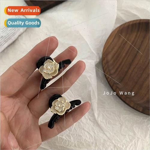 Camellia hair clips bangs clip on clip princess head small g