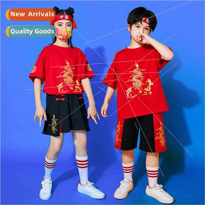 Childrens cheerleading chorus permance unim Chinese red gold