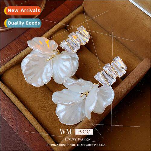 silver Needle Shell Flower Earrings che Hundred Earrings