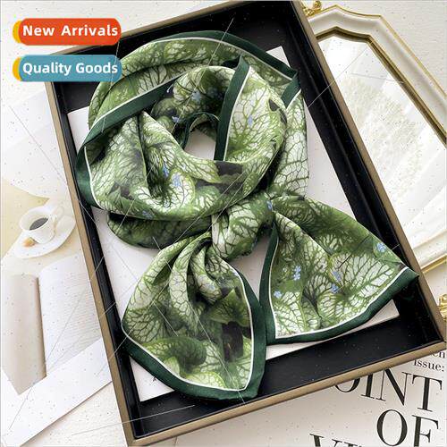 Summer Japanese small fresh green floral mulberry silk scarf
