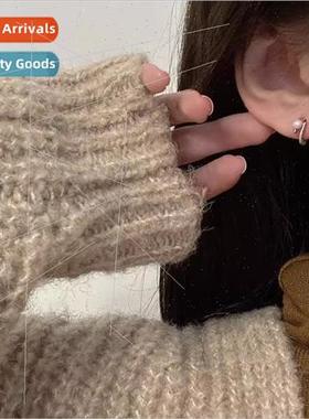 simple exquise small S925 silver needle earrings female hund