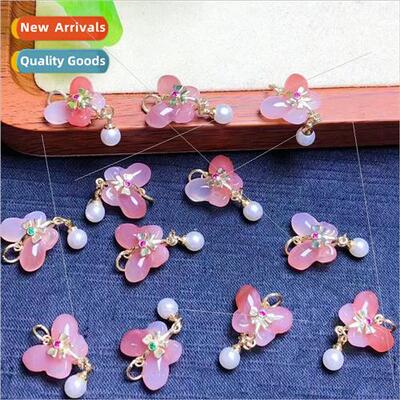 Natural salt source agate butterfly pendant whe agate lychee