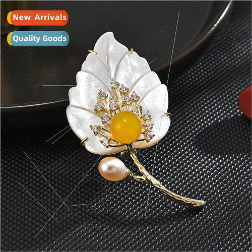 Leaf elegant brooch female fresh new corsage su coat pin ups
