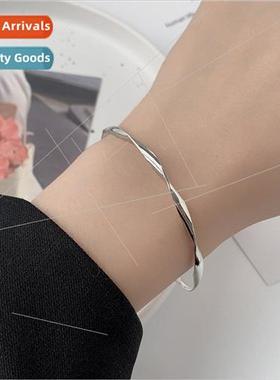 M?bius twisted bracelet women 2023 fresh versatile simple i