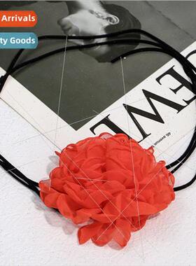 Europe retro high-class sense flowers necklace elegant fabri