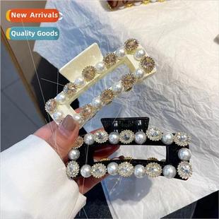 hair plate wind head back grab square diamonds full large