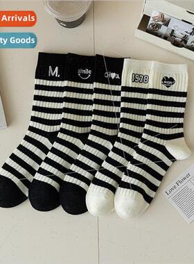 Socks Women Spring Autumn Cotton Mid-Calf Socks Embroidered