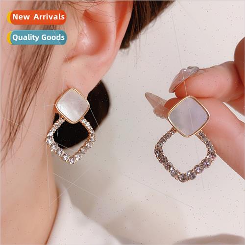 Summer new fashion geometric diamond rhombus shell earrings
