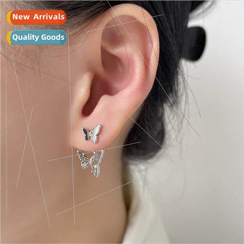 Asymmetric hollowed out size butterfly earrings can be two w