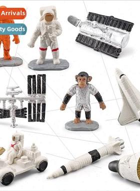 Astronaut Apollo satelle rocket telescope capsule model expl