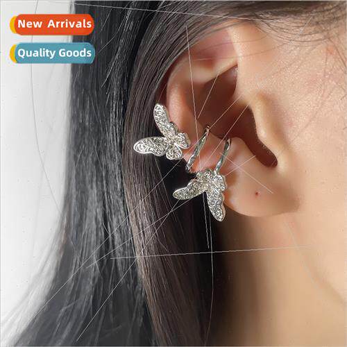Tang grass pattern butterfly ear clips hollowed out double l