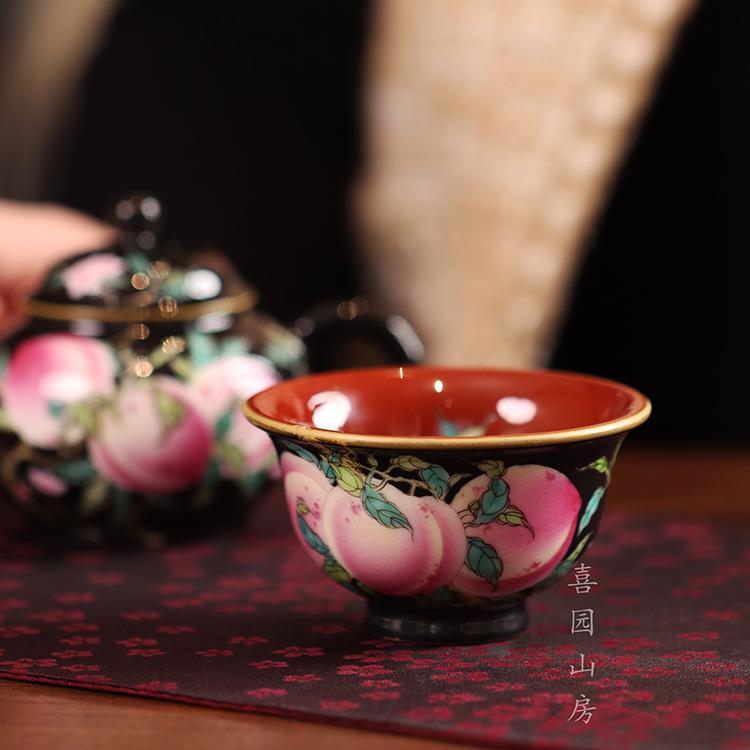 灵玺贡坊黑地五桃过枝压手杯