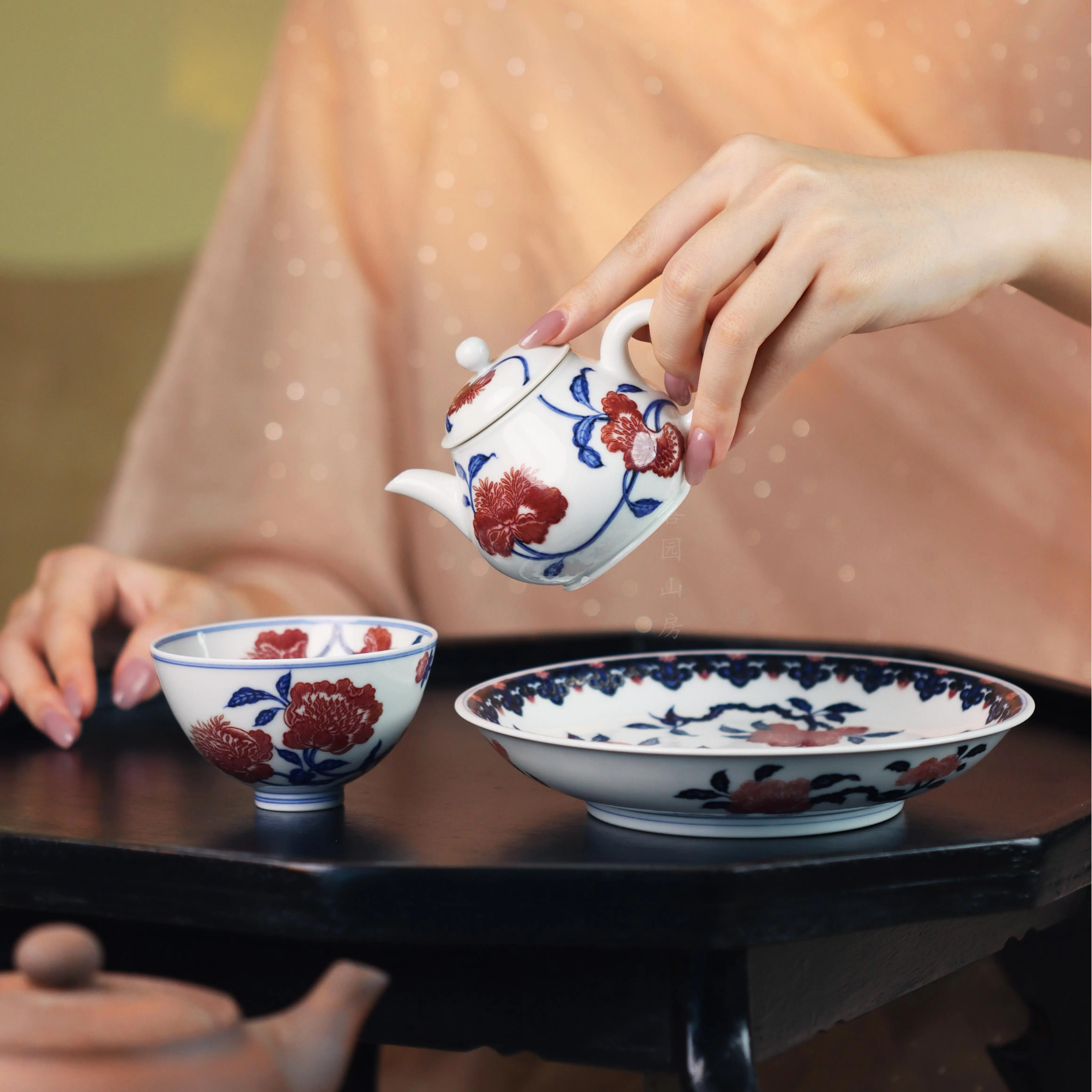 勤义堂芍药花小壶鸡心杯